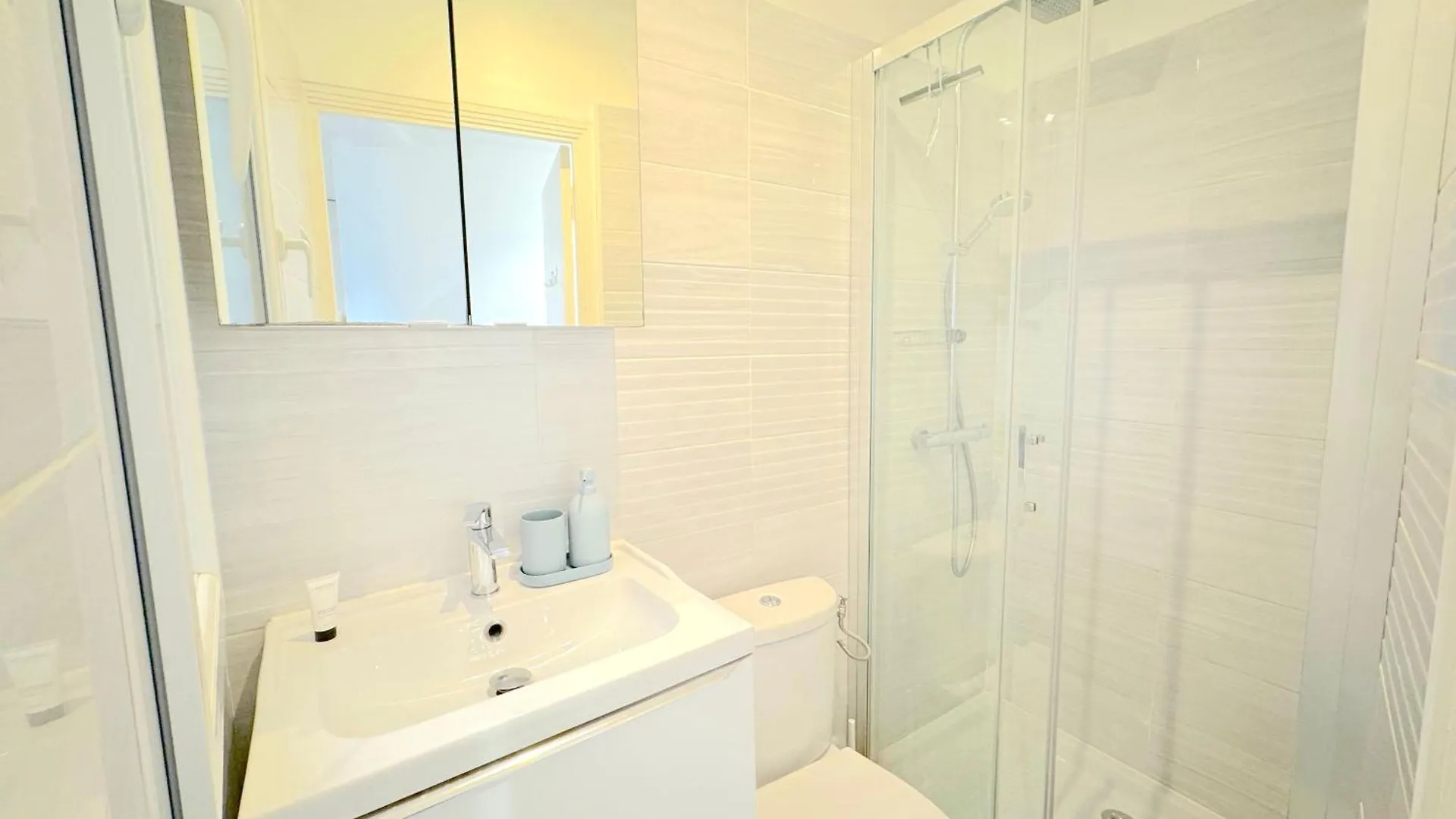 Cosy T2 Juan Les Pins A 4 Min Des Plages Antibes 0*,  France